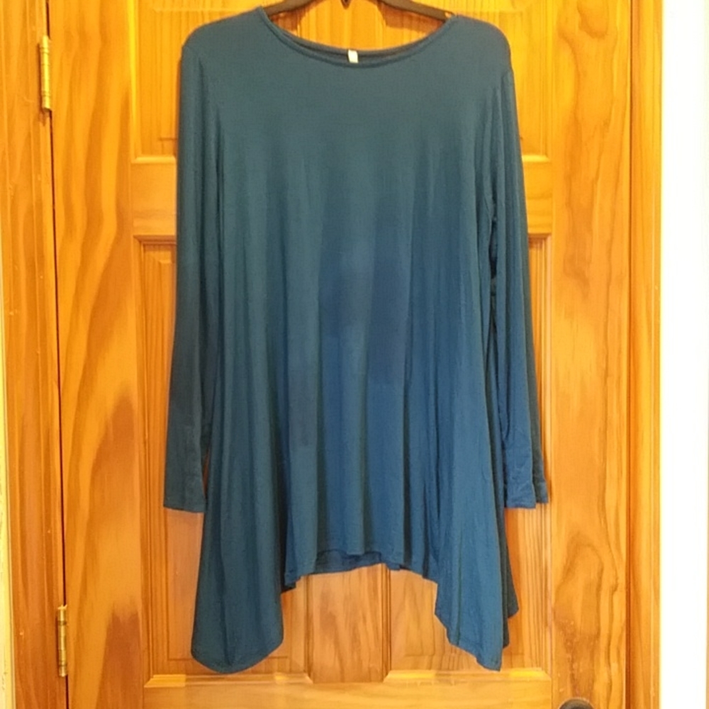 42 Pops Tunic with Sidetails Turquoise/Forest Green Color